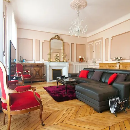 Grand Haussmann Opera 3 Bedrooms Apartment Paris