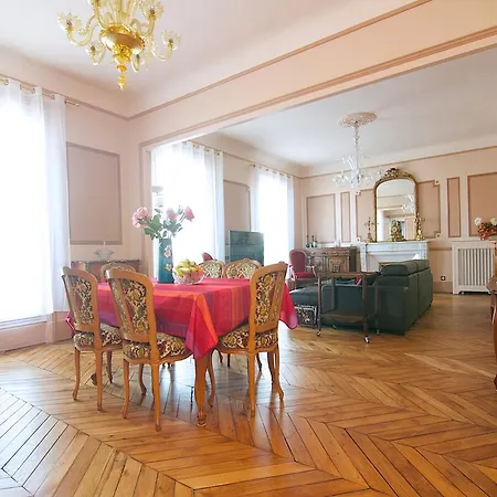 Grand Haussmann Opera 3 Bedrooms Apartment
