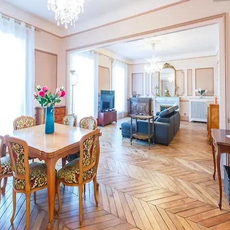 Grand Haussmann Opera 3 Bedrooms Apartment *